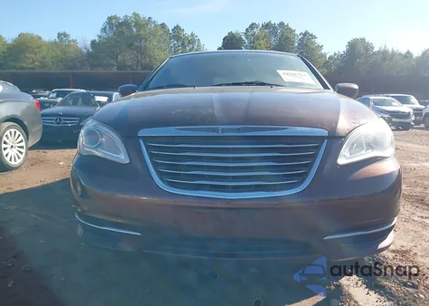 2013 Chrysler 200 Touring z USA, uszkodzony, nr VIN 1C3CCBBB3DN539871